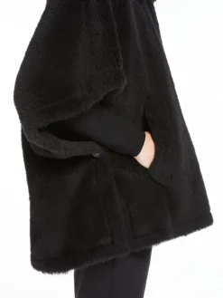 Cape in alpaca and wool Teddy fabric - BLACK