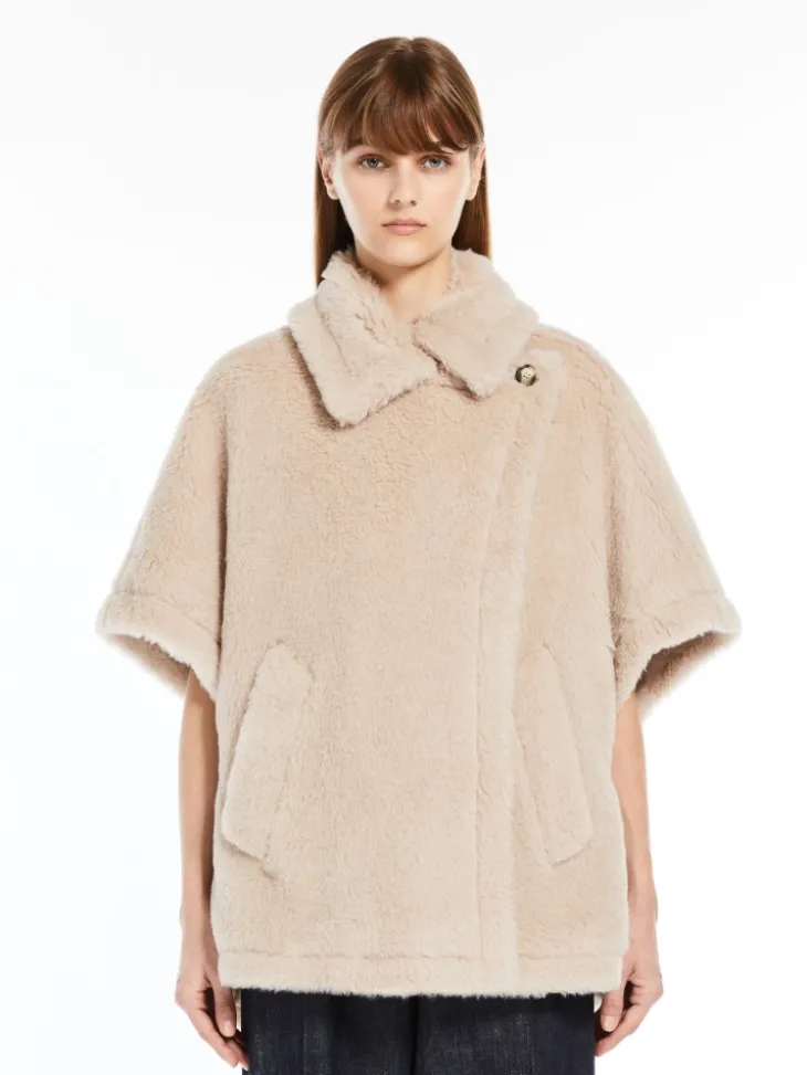 Cape in alpaca and wool Teddy fabric - BEIGE