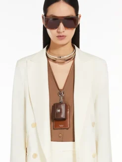 Leather badge holder - AMBER BROWN