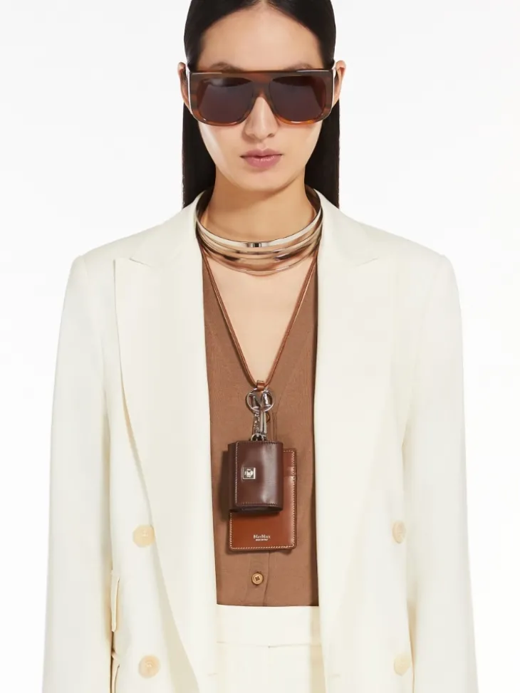 Leather badge holder - AMBER BROWN