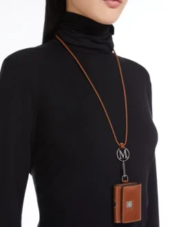 Leather earphone pouch - AMBER BROWN