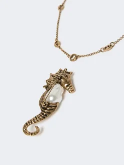 Metallic necklace with pin pendant - GOLD